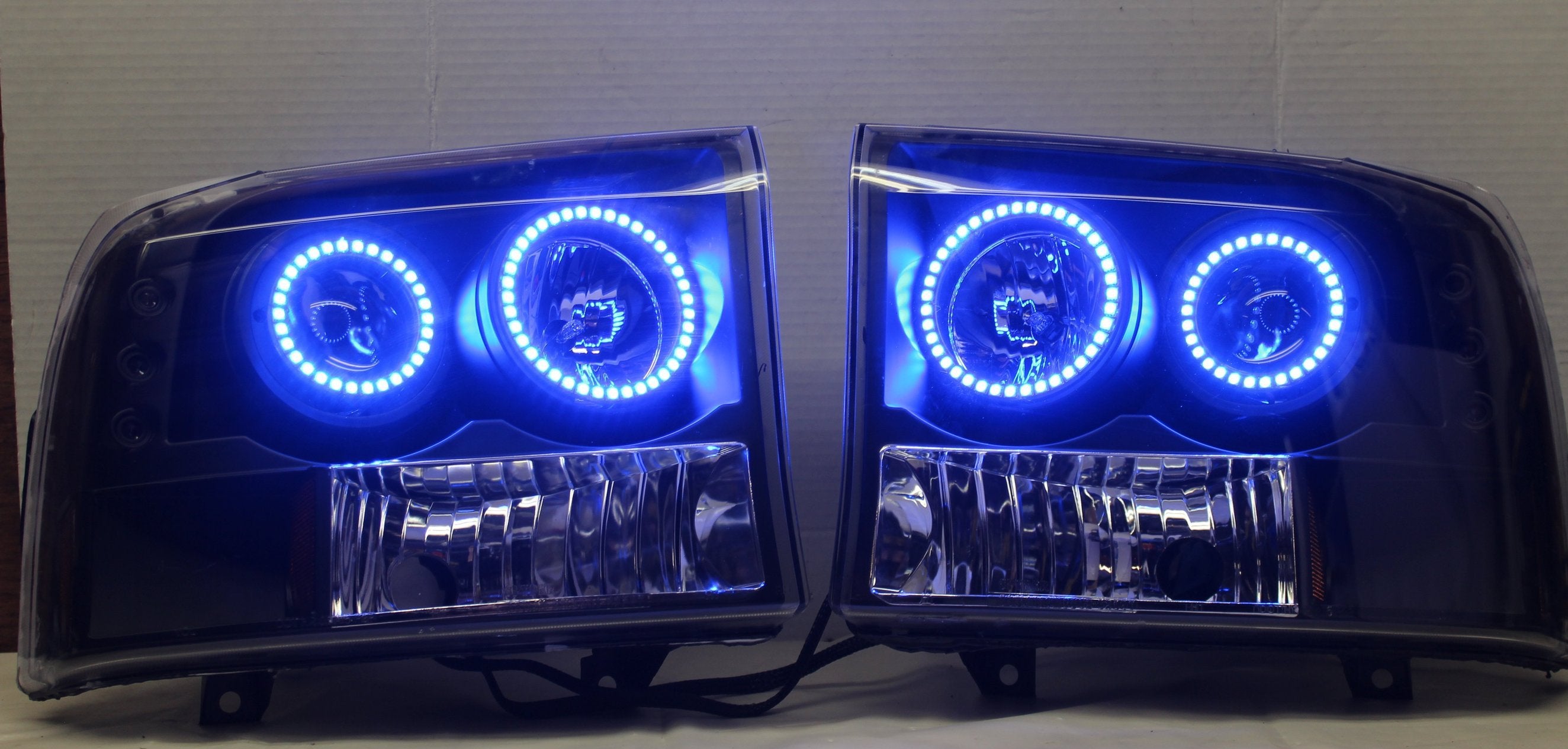 1994-2004 Ford F-250/F-350 Prebuilt LED Headlights With Projectors - PRIMO DYNAMIC