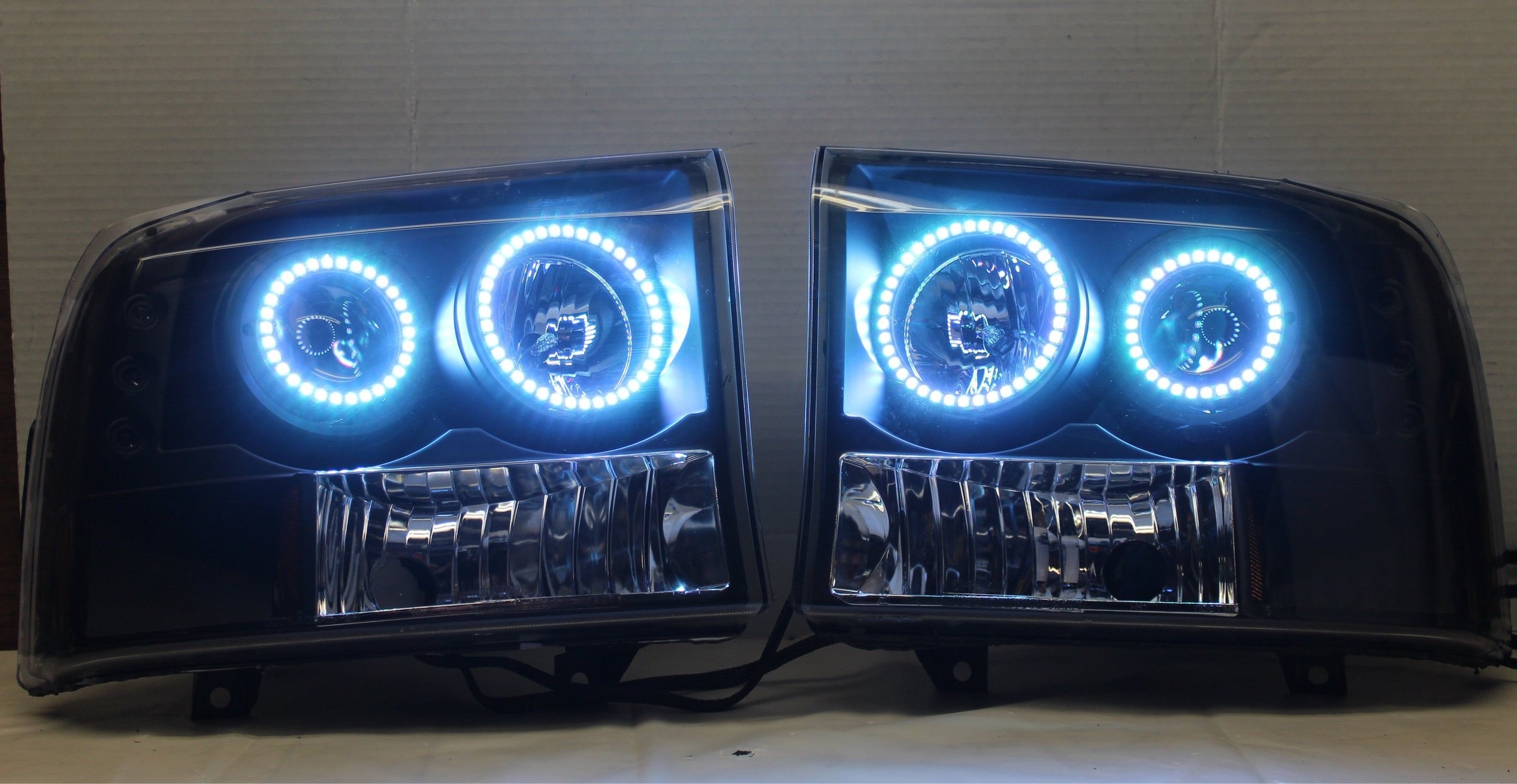 1994-2004 Ford F-250/F-350 Prebuilt LED Headlights With Projectors - PRIMO DYNAMIC