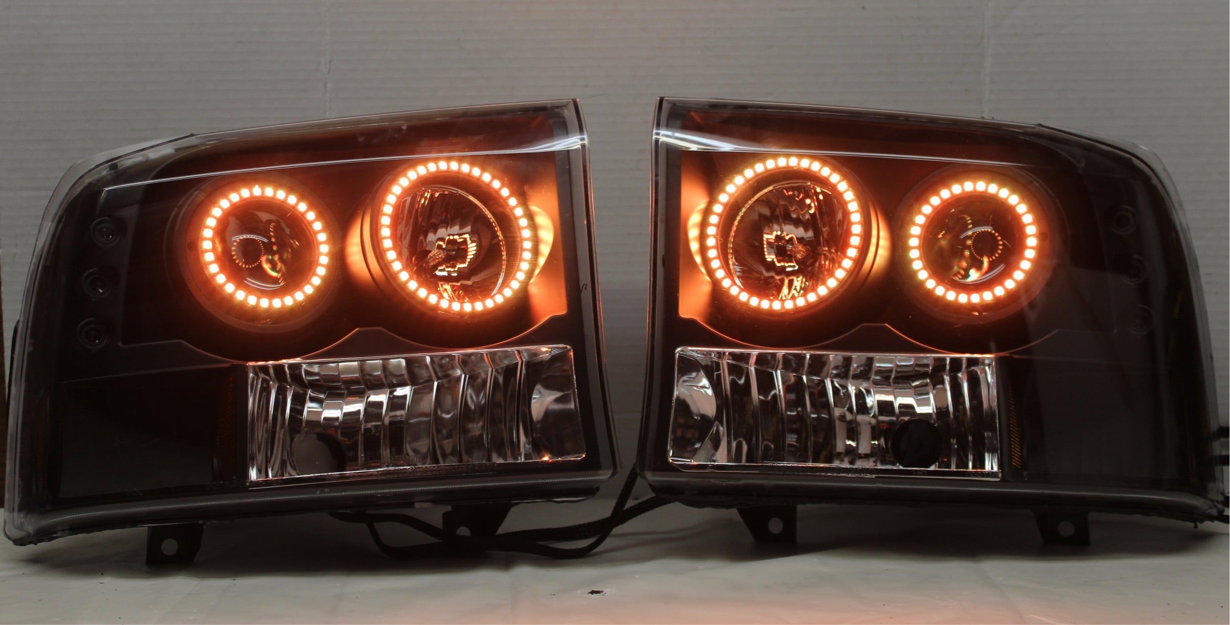 1994-2004 Ford F-250/F-350 Prebuilt LED Headlights With Projectors - PRIMO DYNAMIC