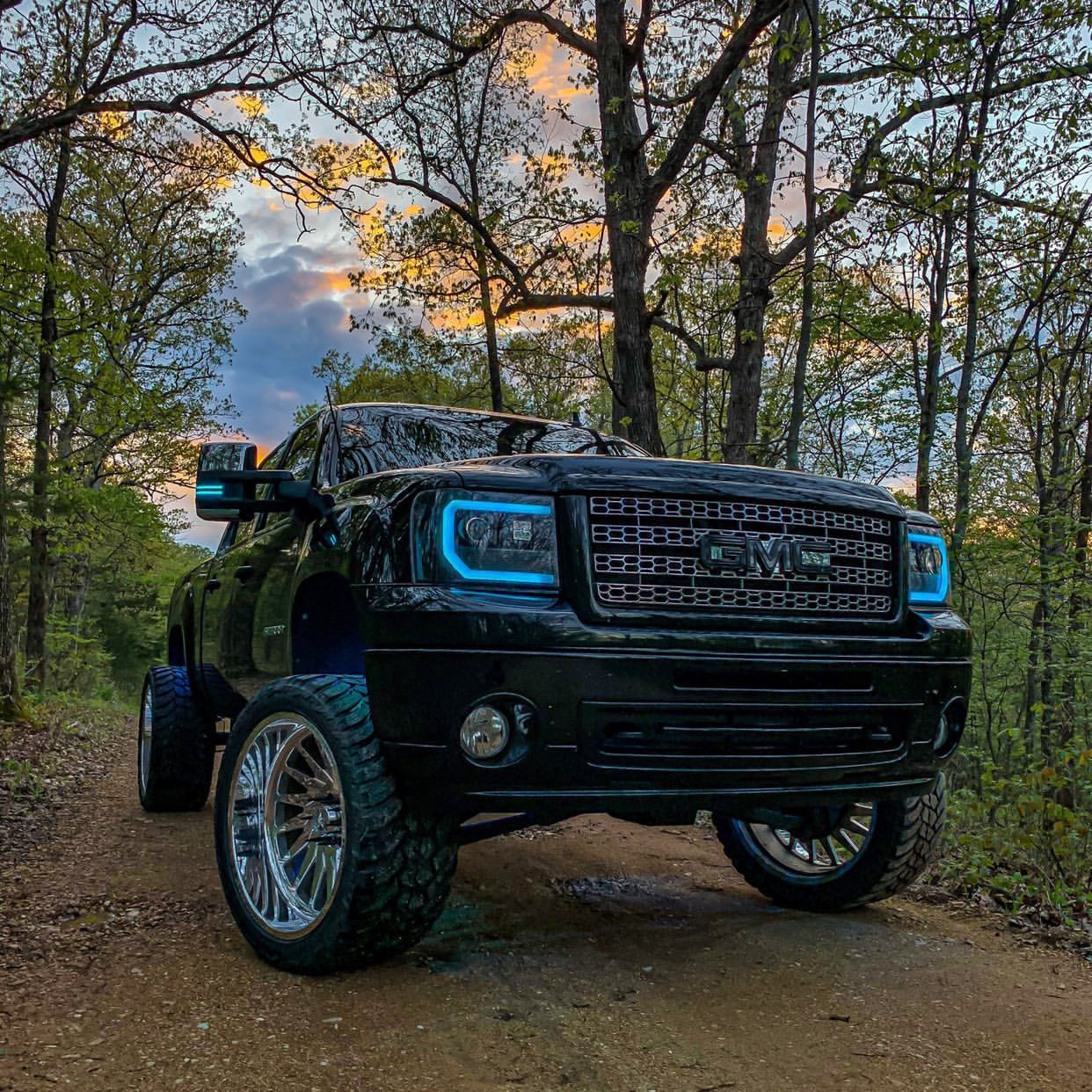 2007-2013 GMC Sierra Prebuilt LED "Cyclops Edition" Headlights - PRIMO DYNAMIC