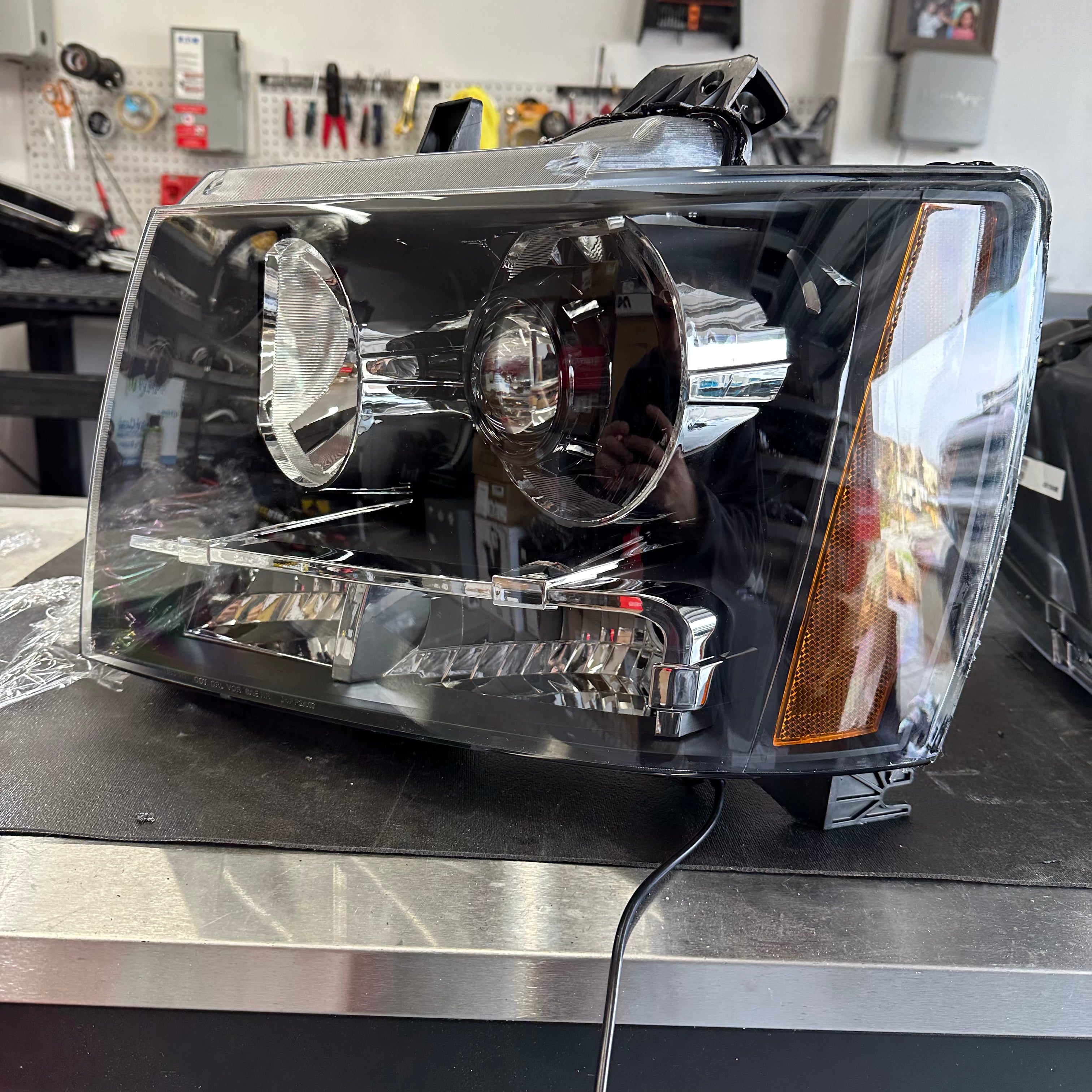 2007-2013 Chevy Tahoe/Suburban/Avalanche Headlights - PRIMO DYNAMIC